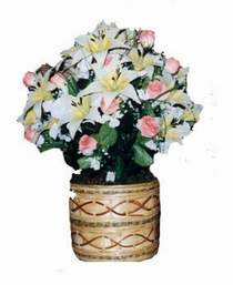 yapay karisik çiçek sepeti   Kırşehir hediye sevgilime hediye çiçek 