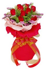  Kırşehir online çiçek gönderme sipariş  8 Adet kirmizi güllerden buket tanzimi