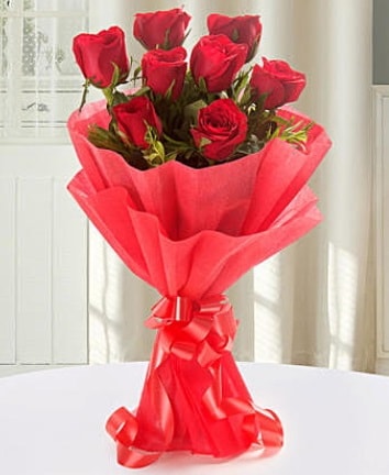 9 adet kırmızı gülden modern buket  Kırşehir online çiçekçi , çiçek siparişi 